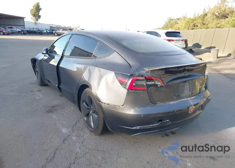 2018 Tesla Model 3 Long Range/Performance z USA, uszkodzony, nr VIN 5YJ3E1EB1JF128751